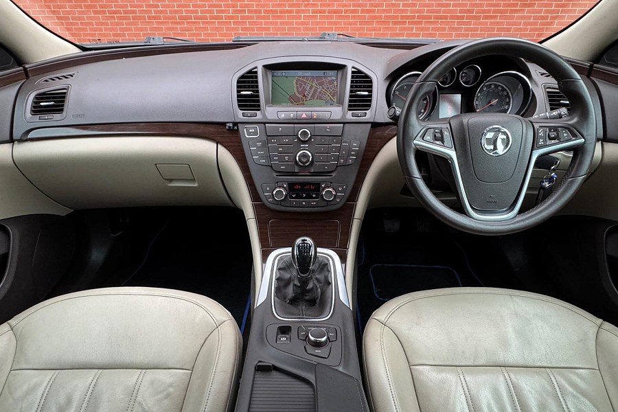 2013 Vauxhall Insignia photo 12