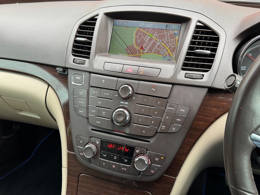 2013 Vauxhall Insignia photo 14