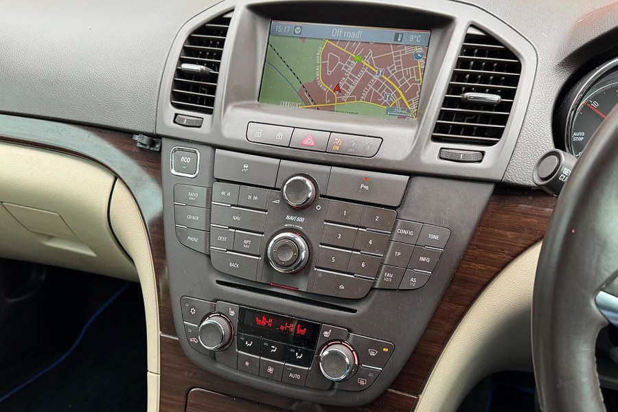 2013 Vauxhall Insignia photo 14