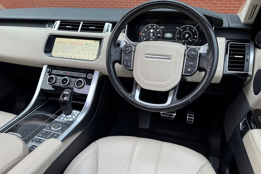 2017 Land Rover Range Rover Sport photo 3