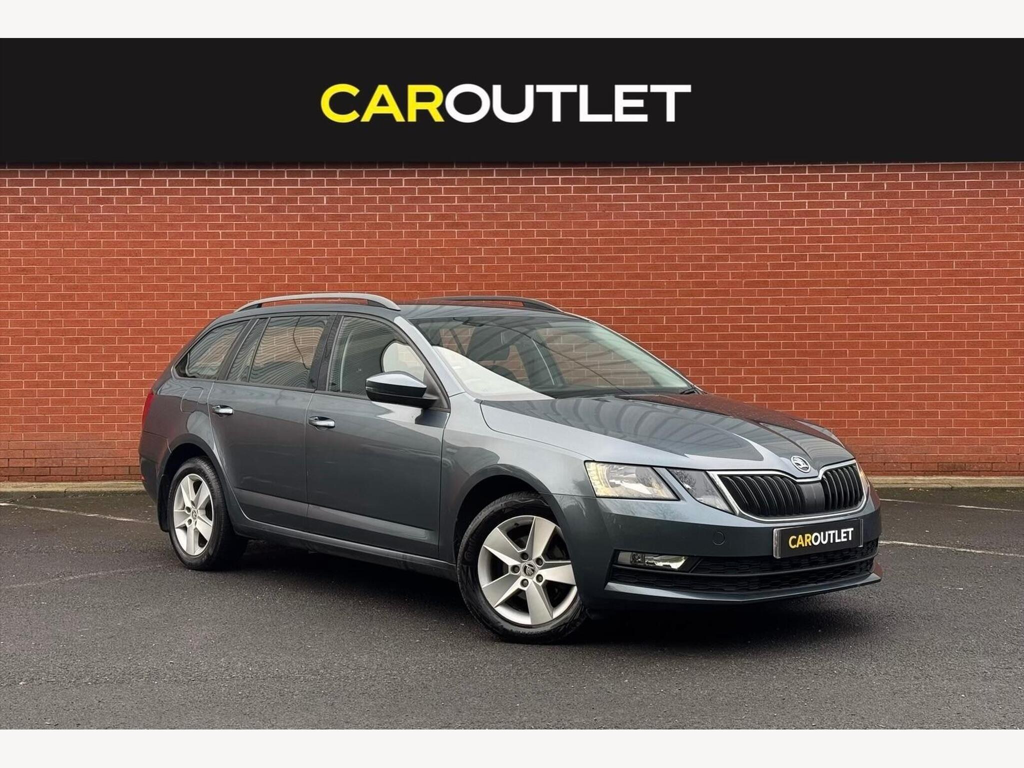 2017 Skoda Octavia 1.6 TDI SE Euro 6 (s/s) 5dr for sale at Car Outlet UK