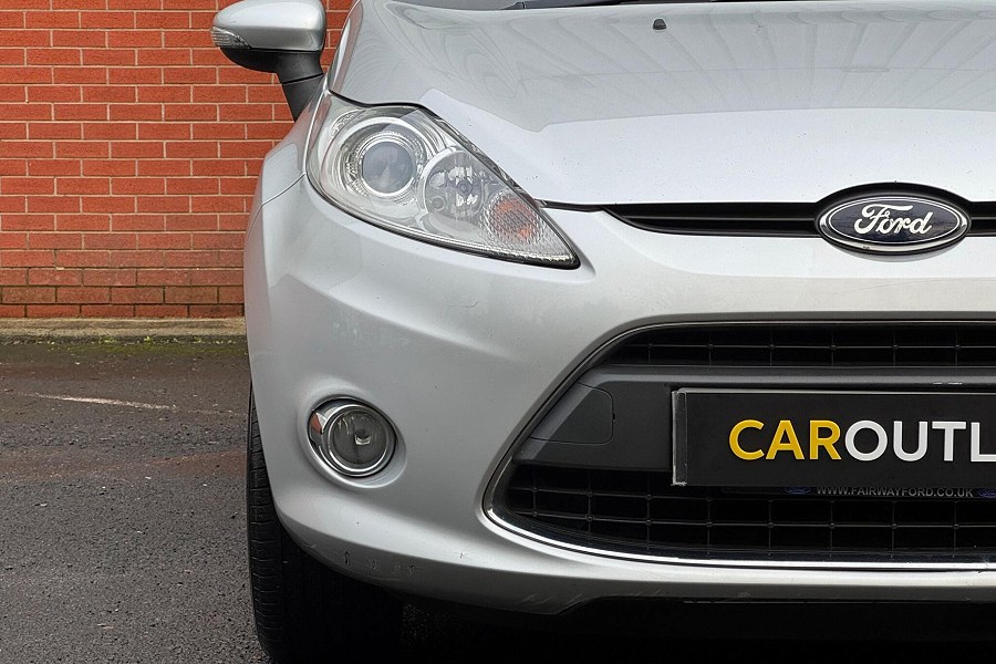 2011 Ford Fiesta photo 10