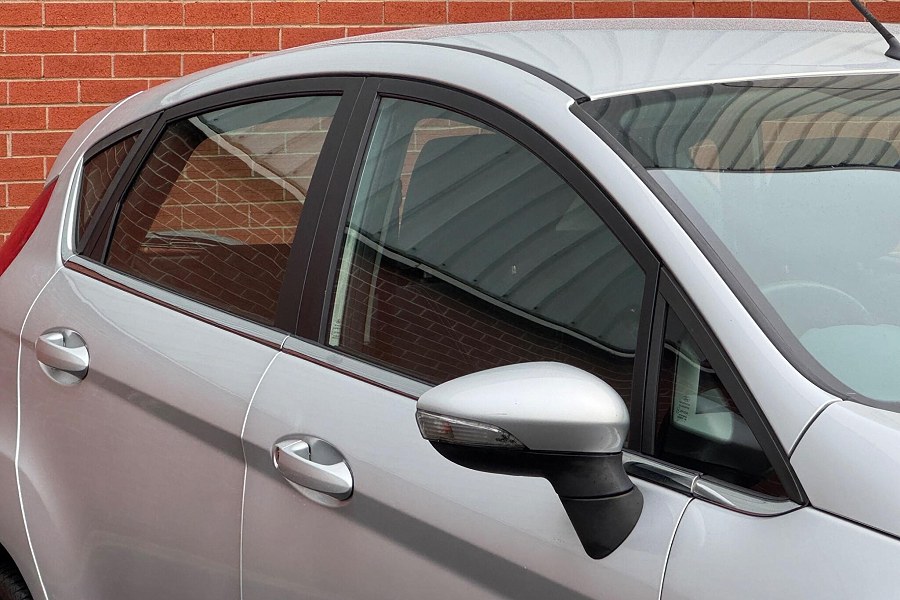 2011 Ford Fiesta photo 12