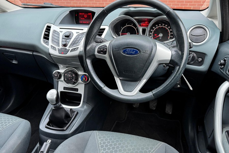 2011 Ford Fiesta photo 3