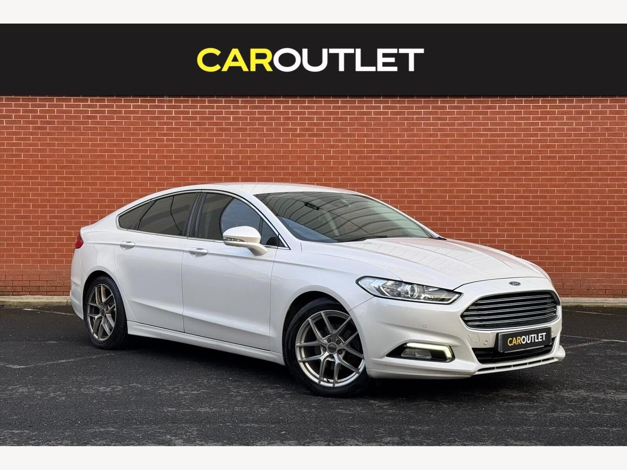2017 Ford Mondeo 1.5 TDCi ECOnetic Titanium Euro 6 (s/s) 5dr for sale at Car Outlet UK