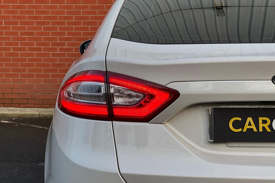 2017 Ford Mondeo photo 12