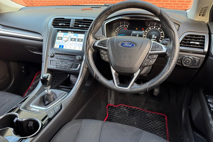 2017 Ford Mondeo photo 3