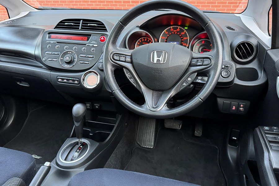 2015 Honda Jazz photo 3
