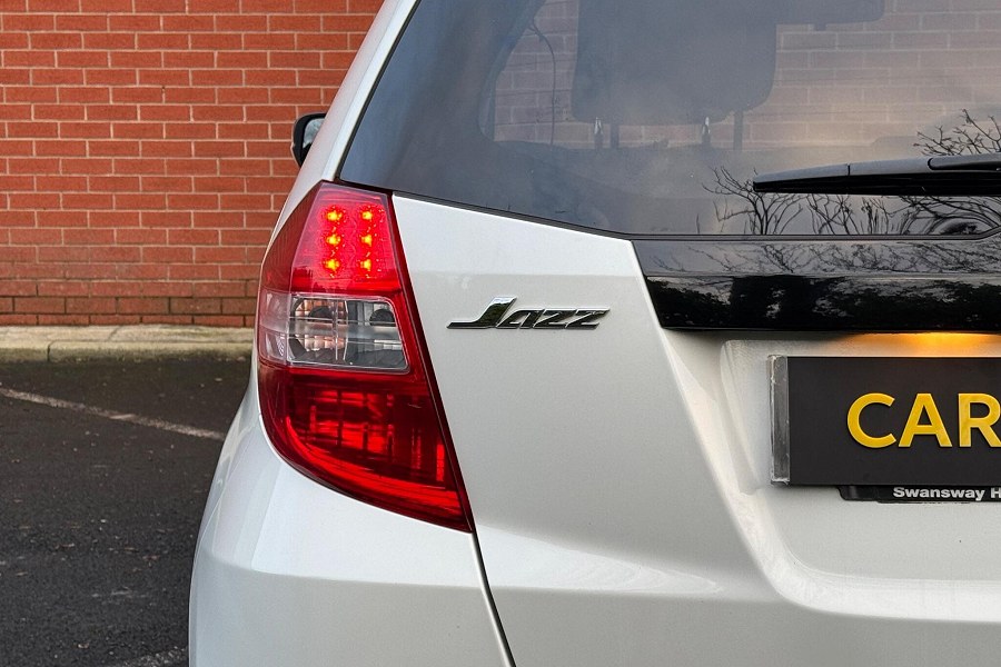 2015 Honda Jazz photo 10