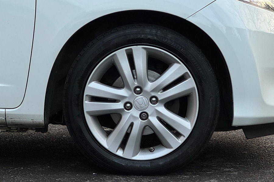 2015 Honda Jazz photo 8