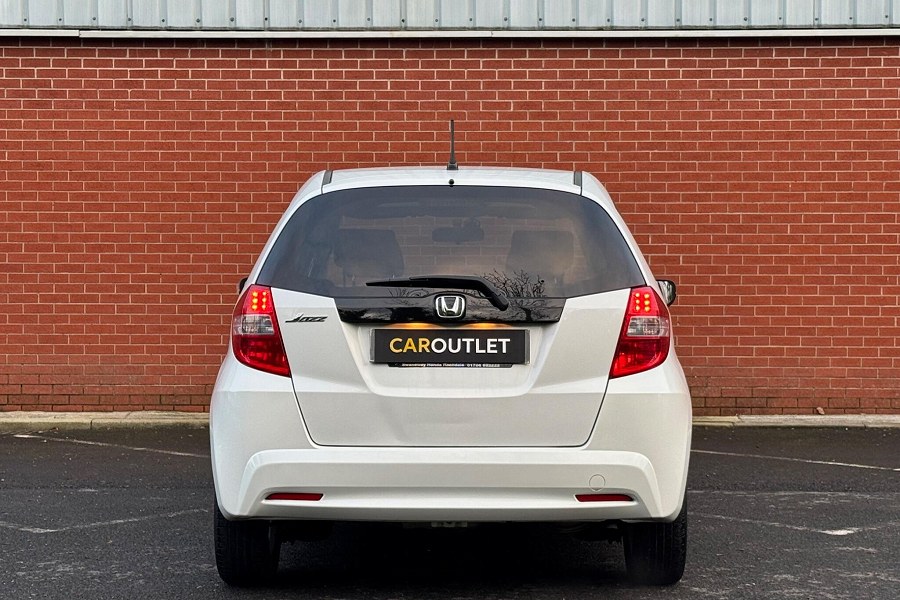 2015 Honda Jazz photo 7