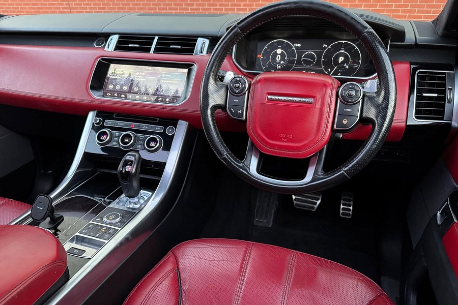 2017 Land Rover Range Rover Sport photo 3