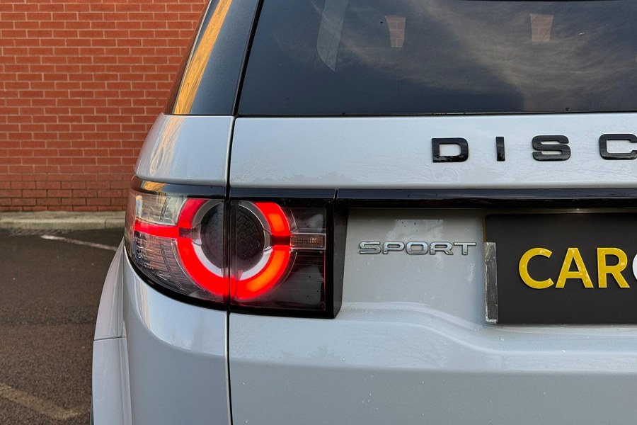 2015 Land Rover Discovery Sport photo 11