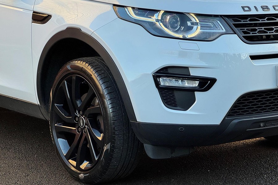 2015 Land Rover Discovery Sport photo 9