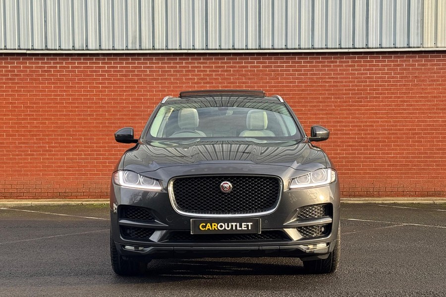 2018 Jaguar F-PACE photo 4