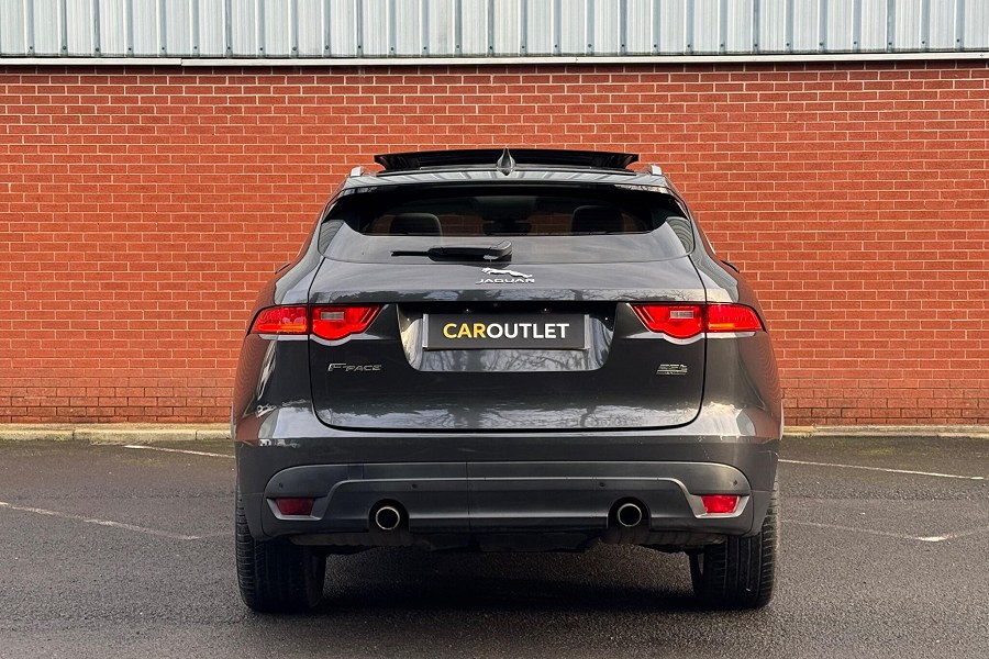 2018 Jaguar F-PACE photo 7