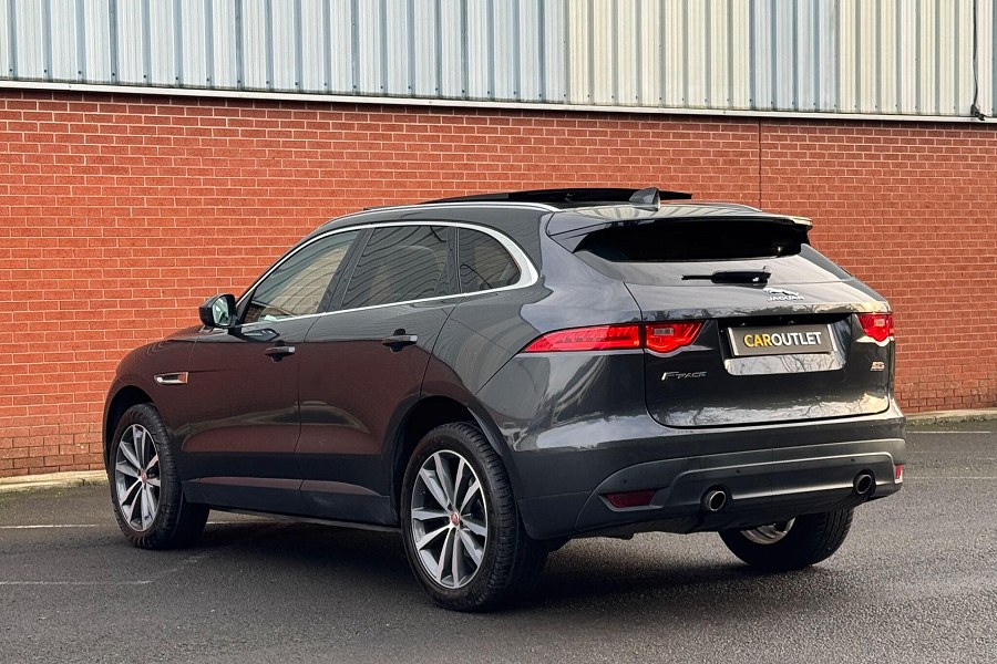 2018 Jaguar F-PACE photo 6