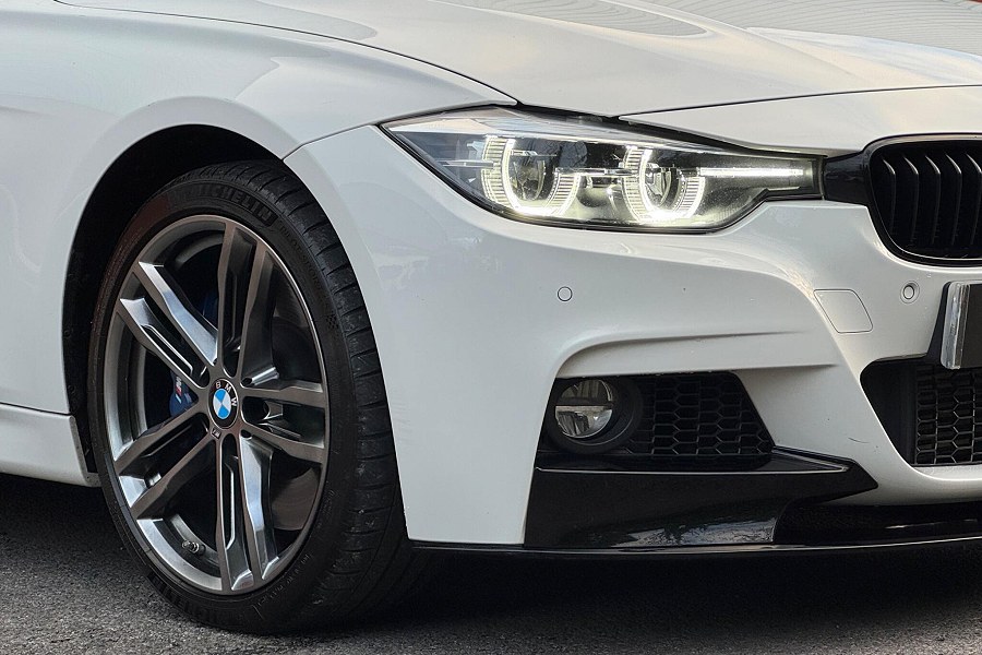 2017 BMW 3 Series photo 10