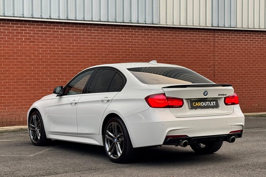 2017 BMW 3 Series photo 6