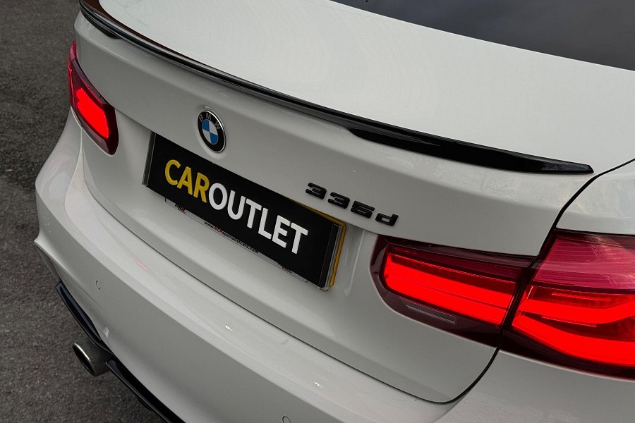 2017 BMW 3 Series photo 14