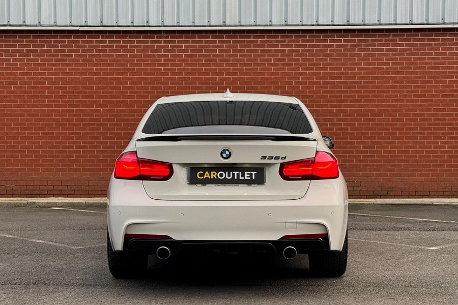 2017 BMW 3 Series photo 7
