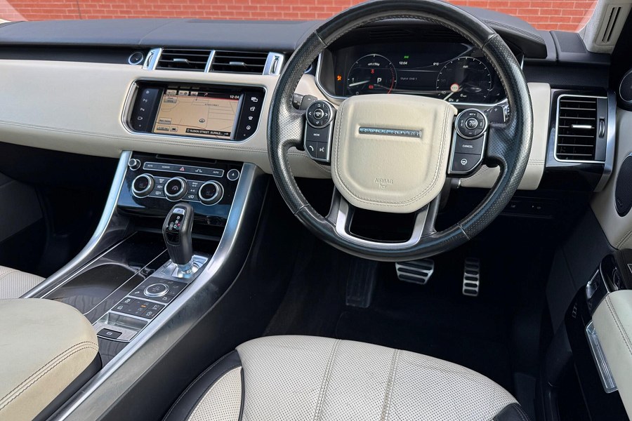 2016 Land Rover Range Rover Sport photo 3