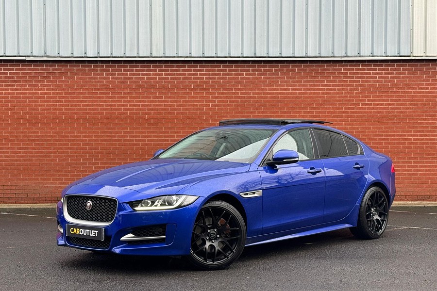 2018 Jaguar XE photo 5