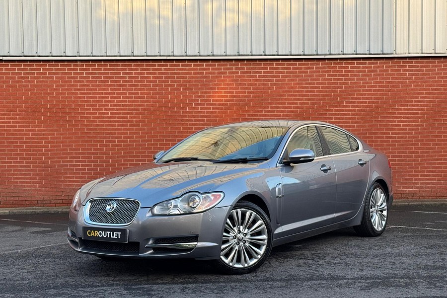 2011 Jaguar XF photo 5