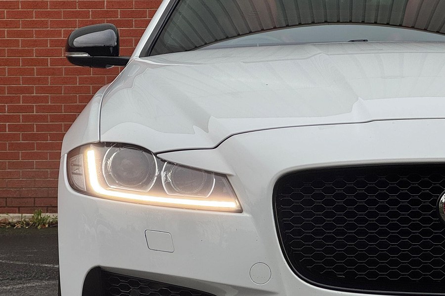 2016 Jaguar XF photo 10