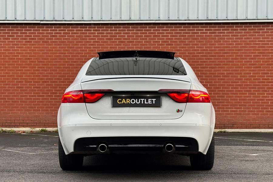 2016 Jaguar XF photo 7