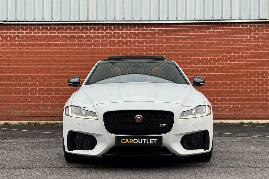 2016 Jaguar XF photo 4