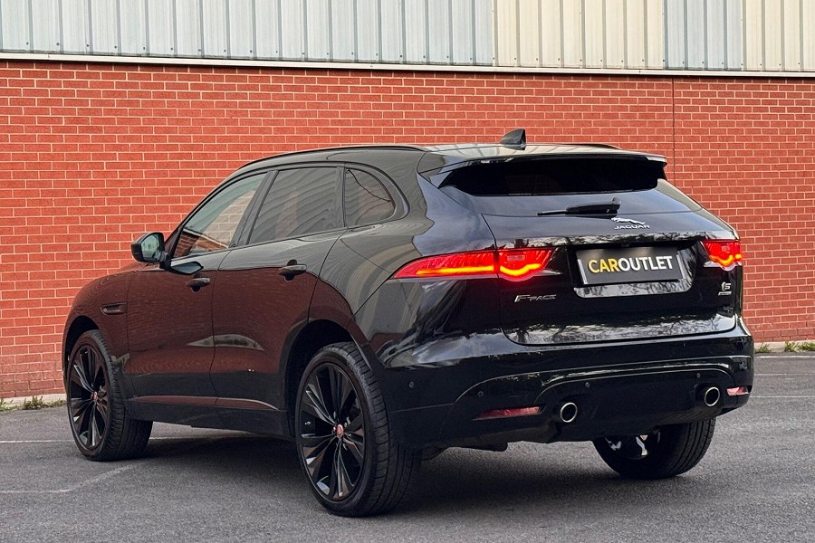 2018 Jaguar F-PACE photo 6