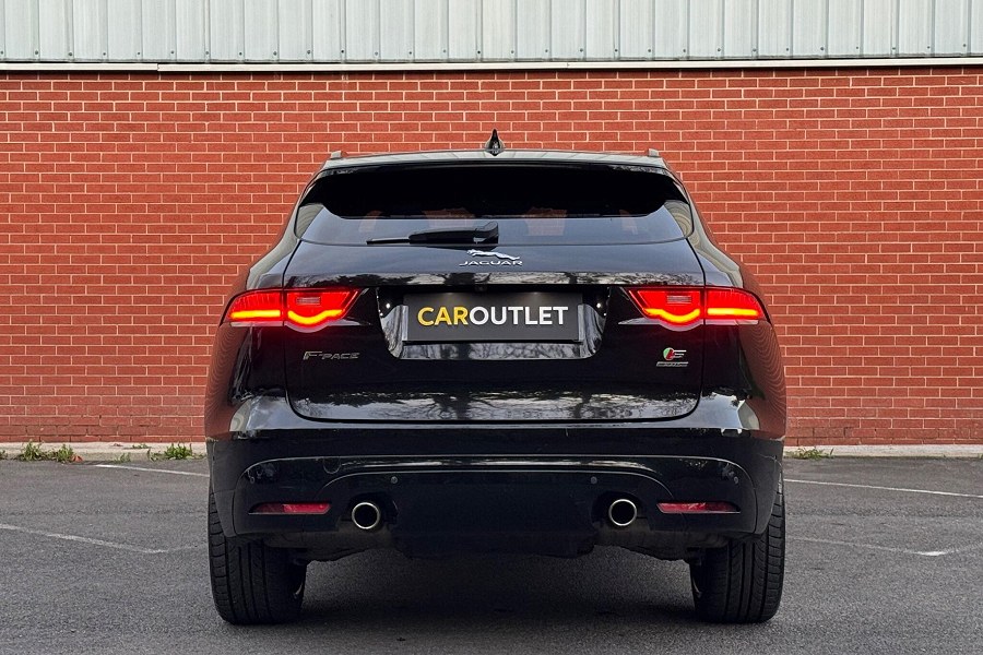 2018 Jaguar F-PACE photo 7