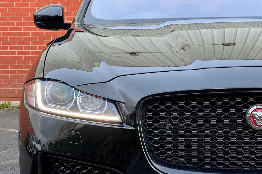 2018 Jaguar F-PACE photo 11