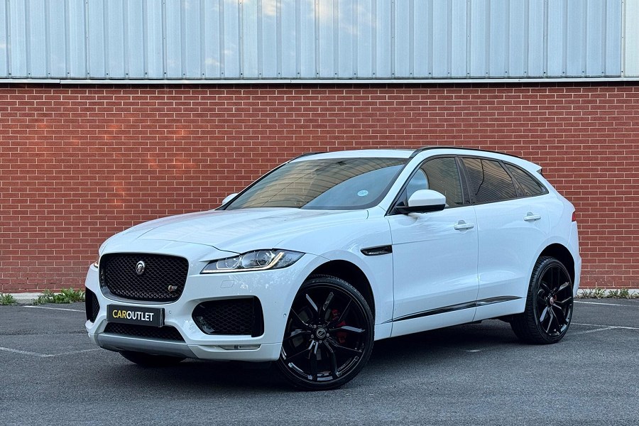 2018 Jaguar F-PACE photo 4