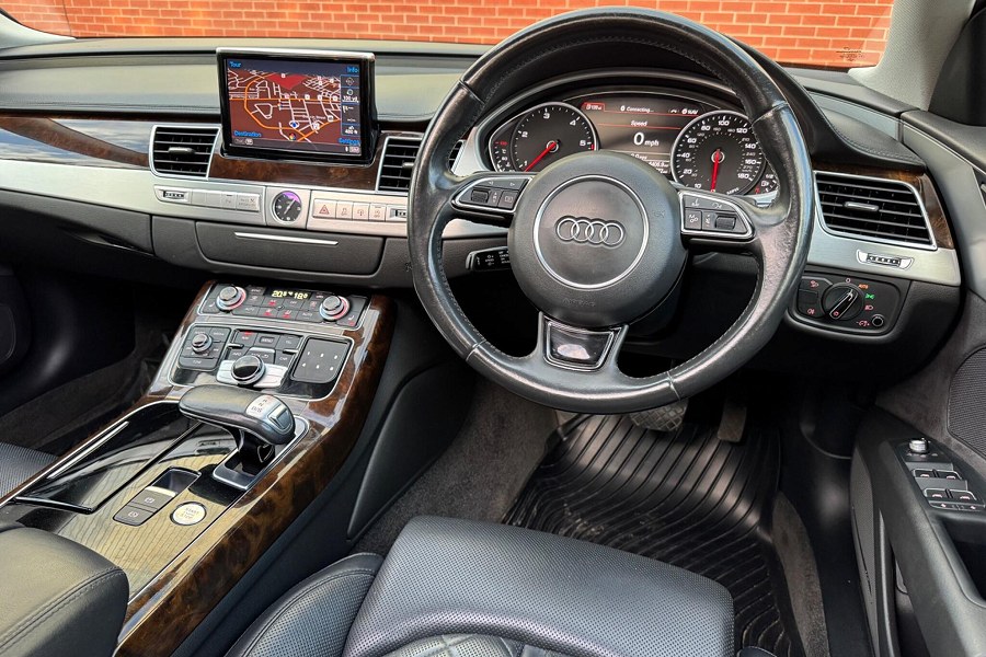 2015 Audi A8 photo 3