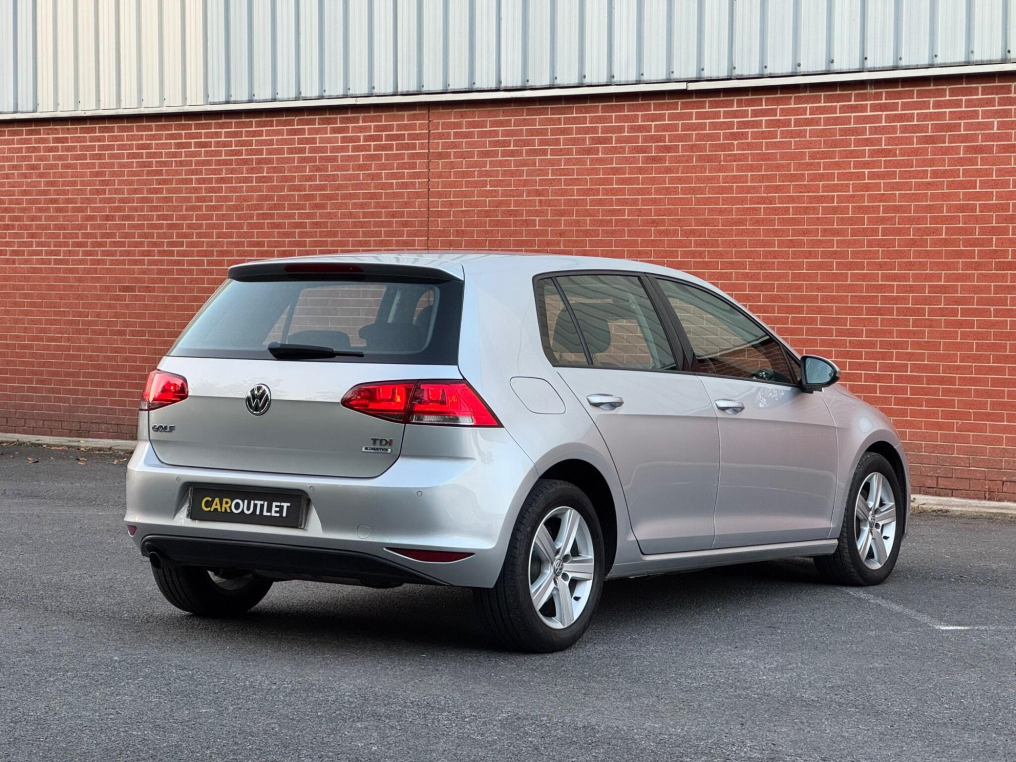 Volkswagen Golf photo 2