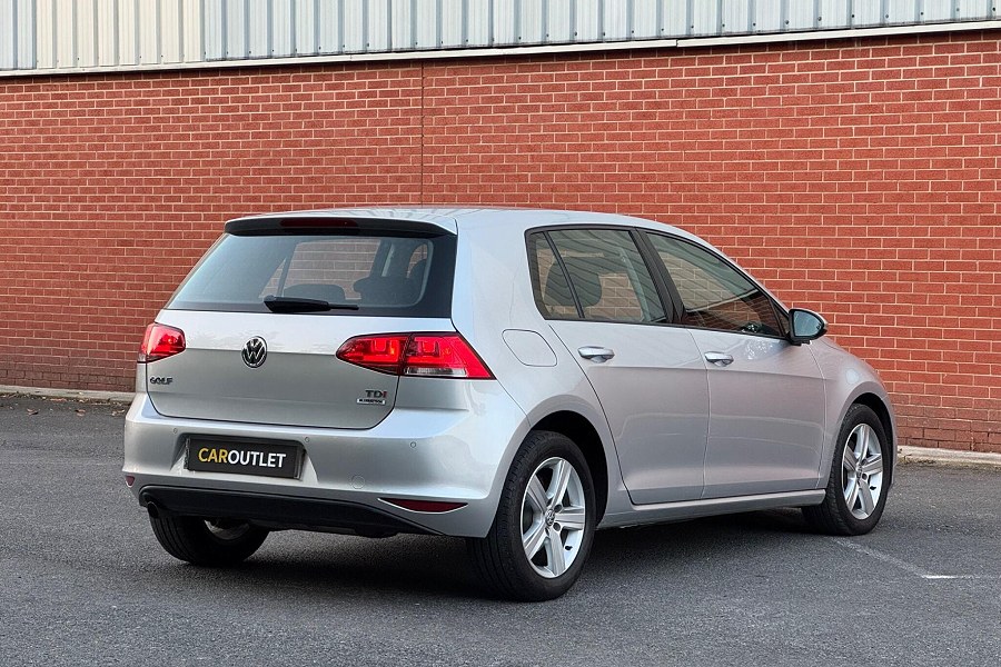 Volkswagen Golf photo 2