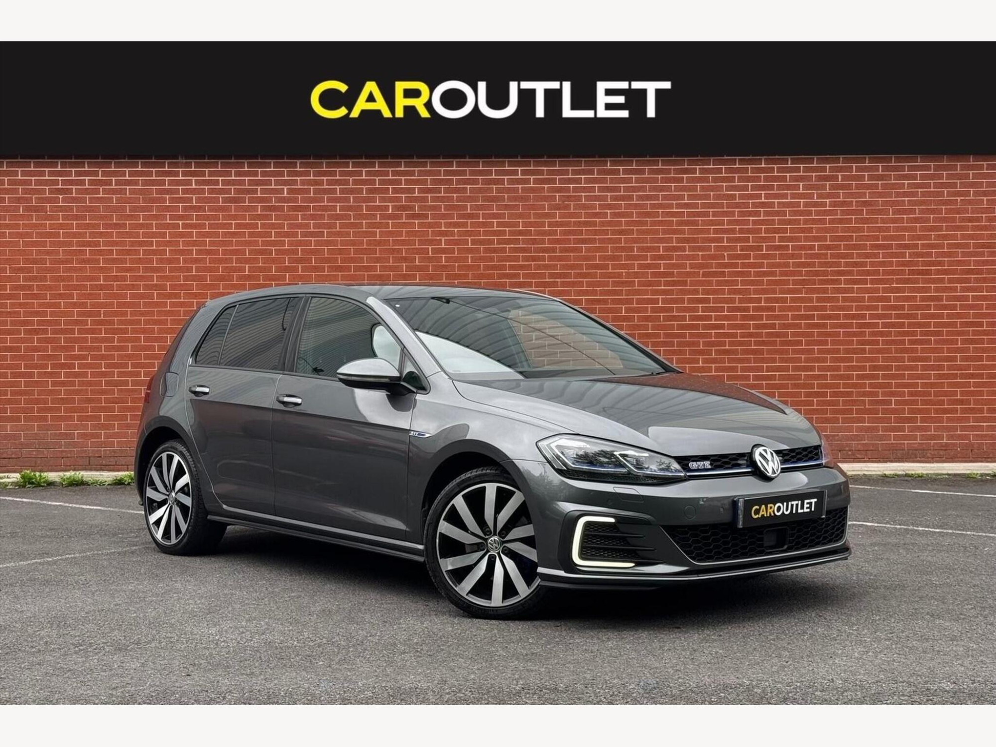 2018 Volkswagen Golf 1.4 TSI 8.7kWh GTE Advance DSG Euro 6 (s/s) 5dr for sale at Car Outlet UK