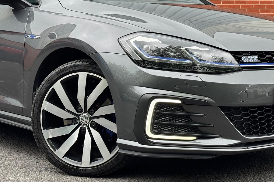 2018 Volkswagen Golf photo 12