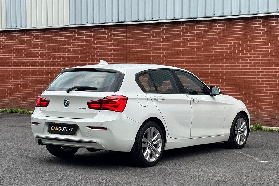 2017 BMW 1 Series photo 2