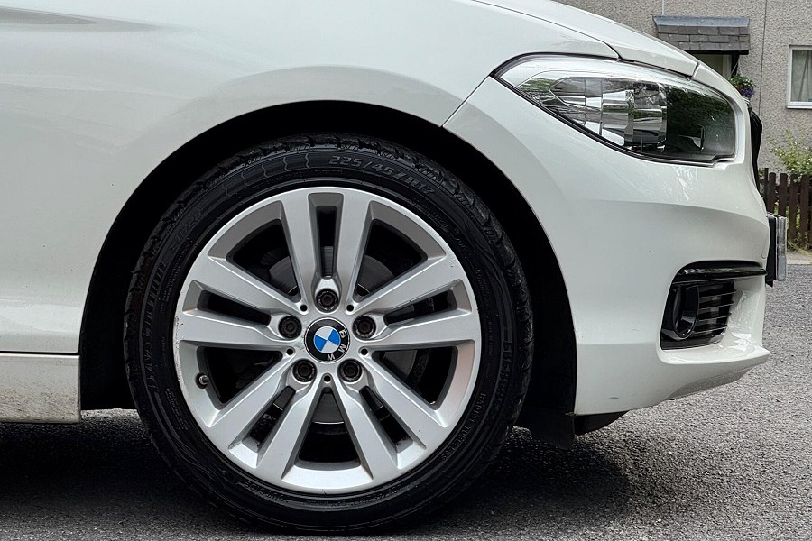 2017 BMW 1 Series photo 12