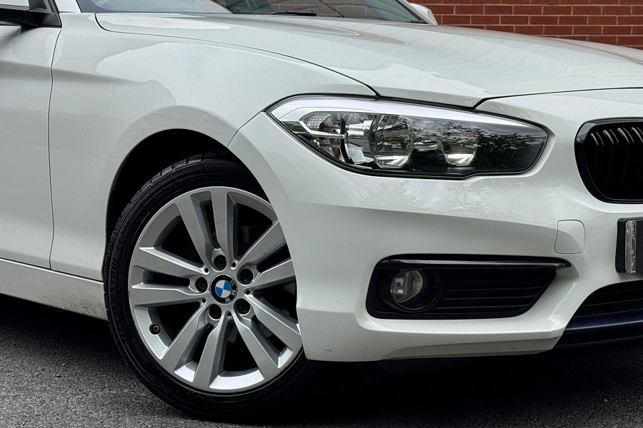 2017 BMW 1 Series photo 13