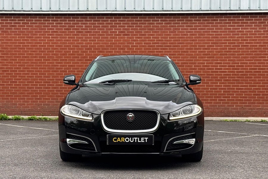 2014 Jaguar XF photo 4