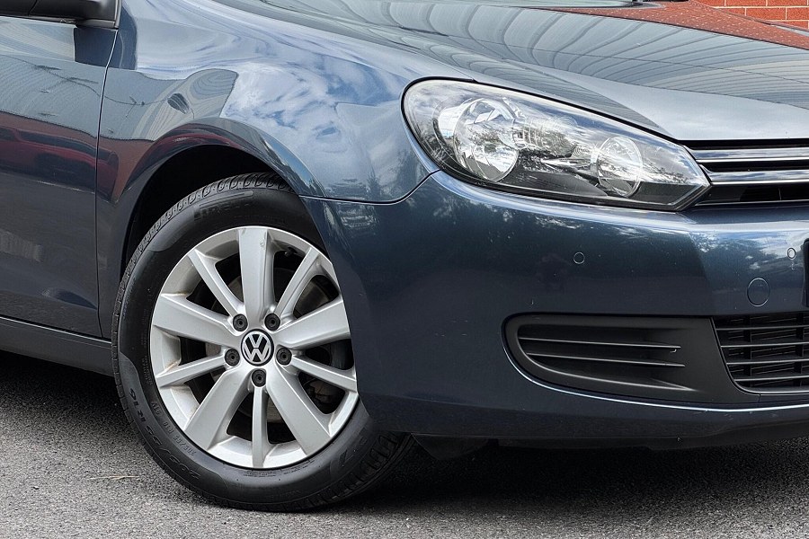 2011 Volkswagen Golf photo 8