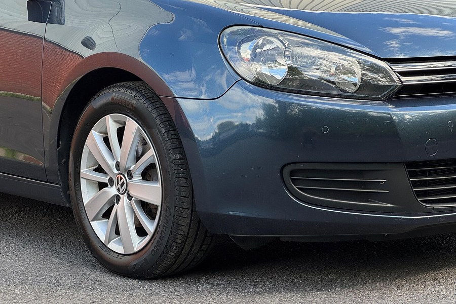 2011 Volkswagen Golf photo 9