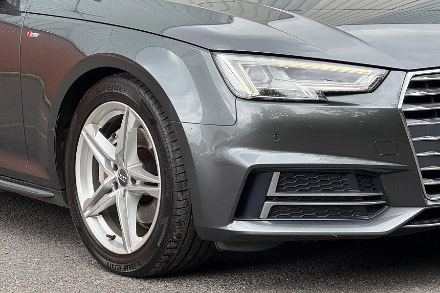 2016 Audi A4 photo 11