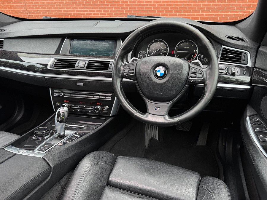 2013 BMW 5 Series Gran Turismo photo 3