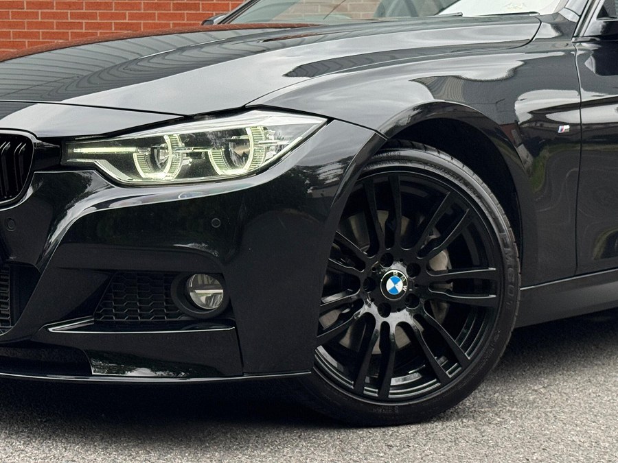 2017 BMW 3 Series photo 13