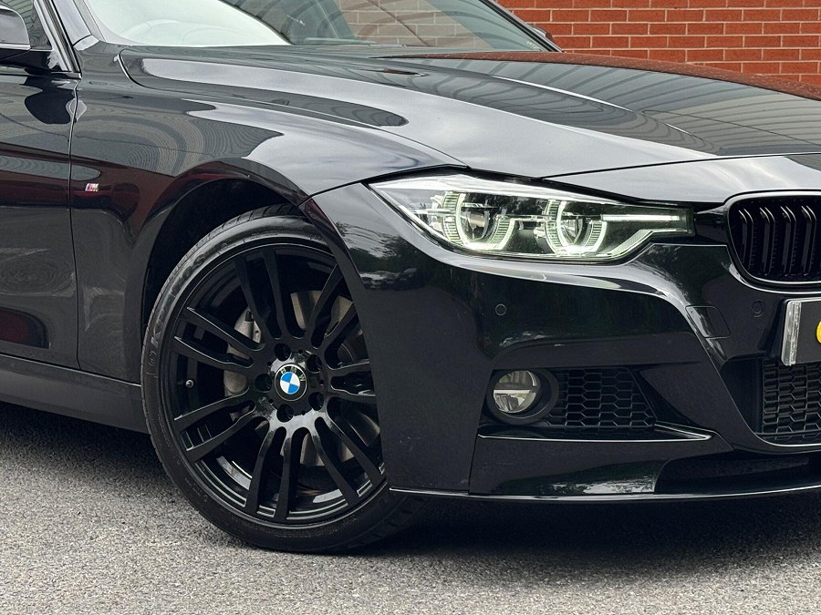 2017 BMW 3 Series photo 12